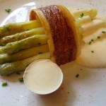 bracelet croustillant et asperges à la crème de parmesan, chef à domicile Beaune